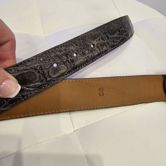 Saks Fifth Ave Gray belt USA Crocodile 40 Silver Buckle - Picture 6 of 7
